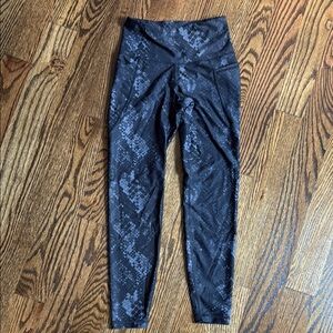 Old Navy Black Patterned Leggings